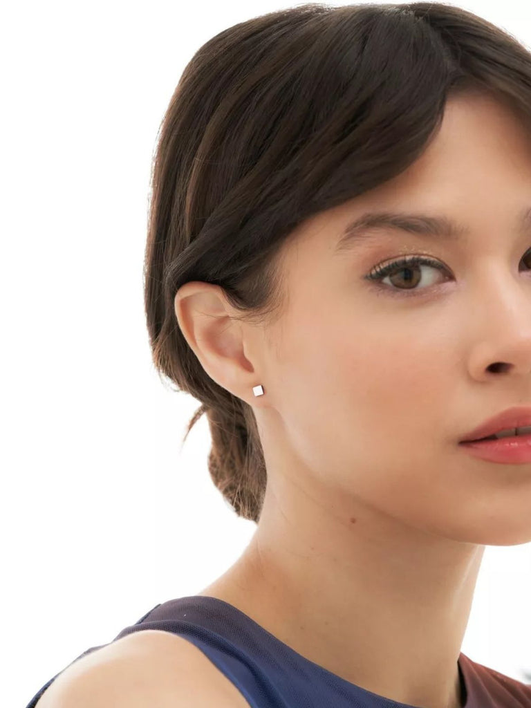 Petites boucles d’oreilles femme, carré minimaliste, acier inoxydable, or ou or rose, bijou léger, style moderne, modèle Elicheva - Boucles d'oreilles - Argent 4 mm