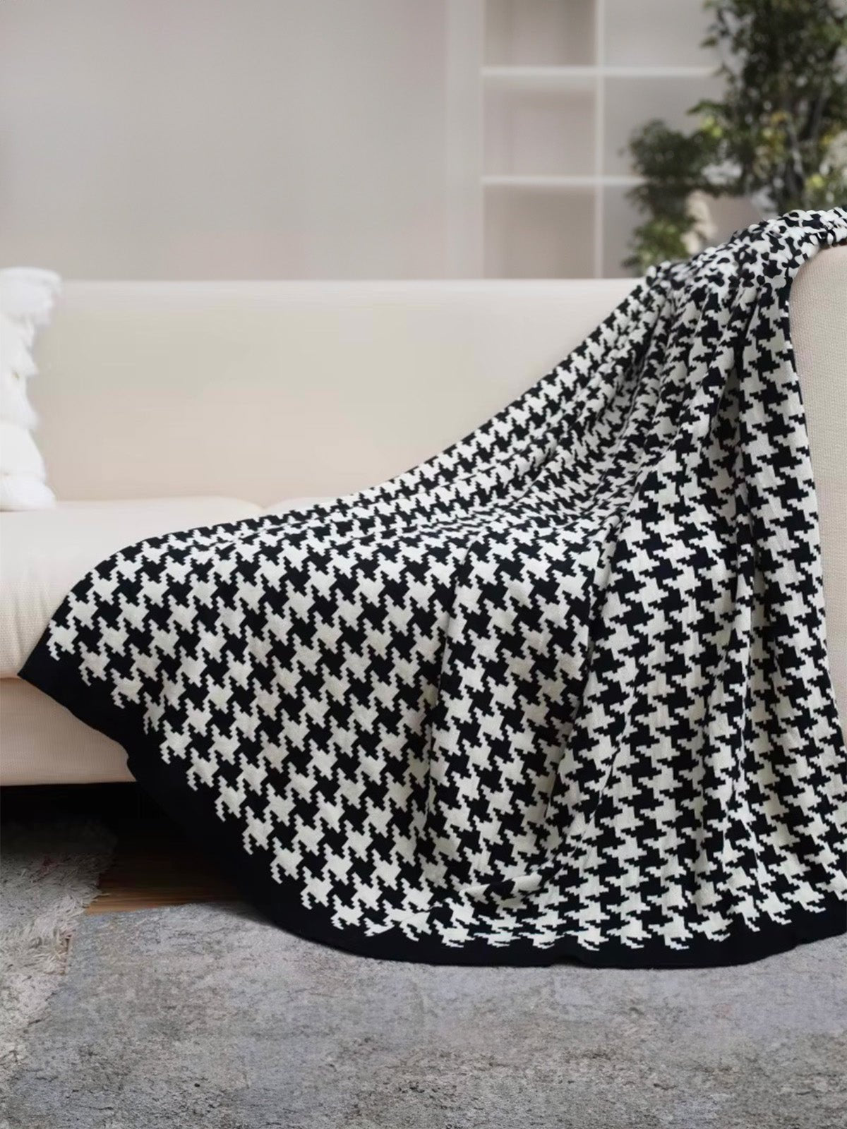 Plaid coton pied - de - poule, jeté de canapé cosy, couverture douce été, plaid déco salon, plaid noir blanc ou noir café, modèle Thalis - Blanc et noir 130 x 160 cm