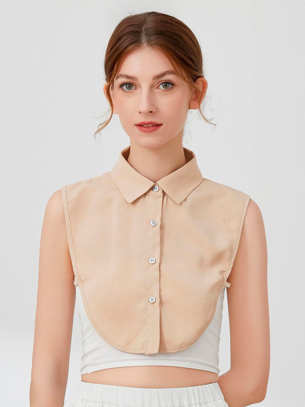 Plastron chemise femme, faux col amovible, col classique boutonné, accessoire sous pull, style raffiné, modèle Ozine - Plastron - Beige
