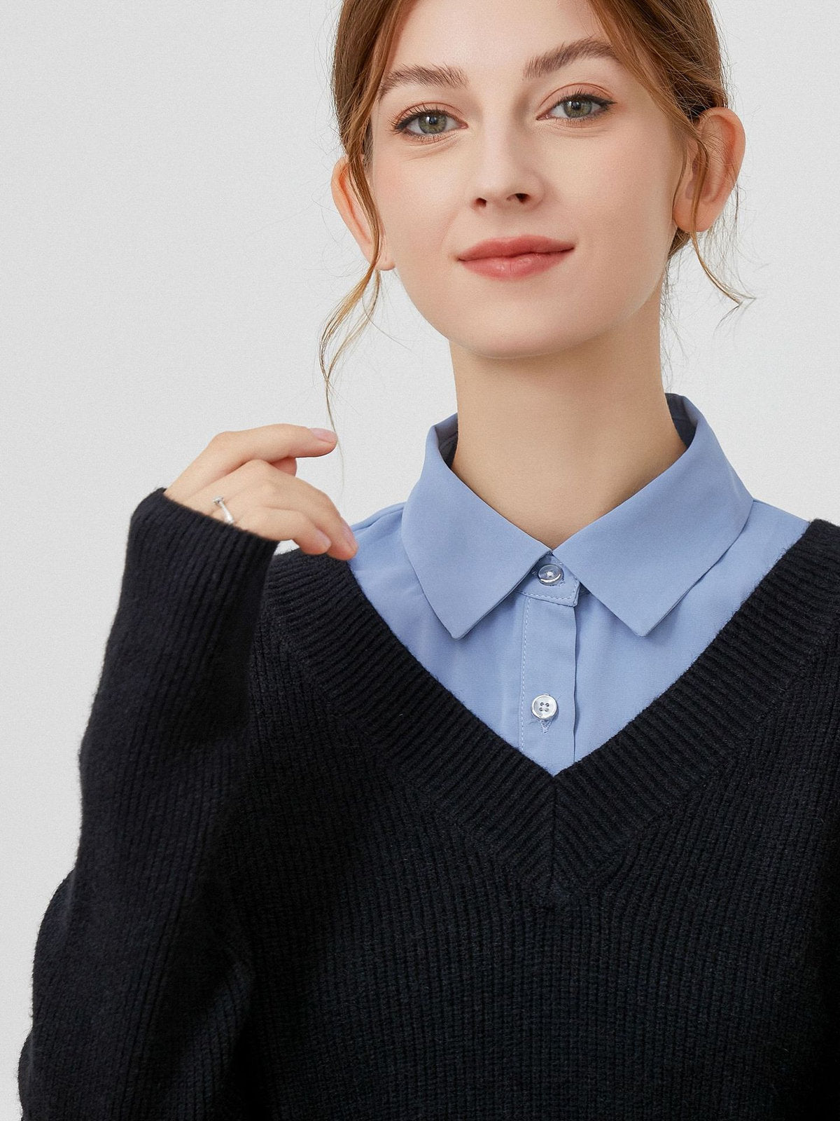 Plastron chemise femme, faux col amovible, col classique boutonné, accessoire sous pull, style raffiné, modèle Ozine - Plastron - Bleu