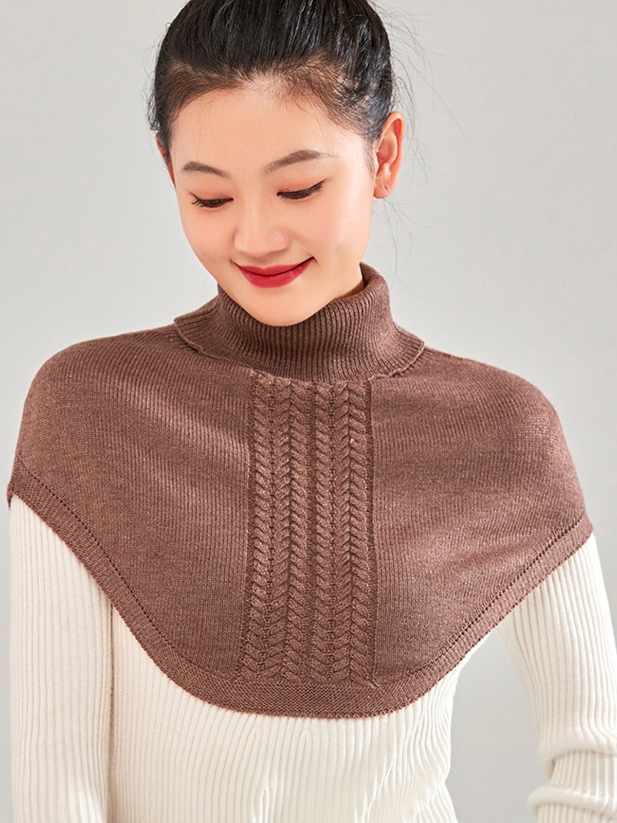 Plastron tricot col roulé femme, cache - cou hiver doux, col montant chaud, fausse encolure laine mélangée, accessoire hiver confortable, modèle Stilma - Plastron - Marron