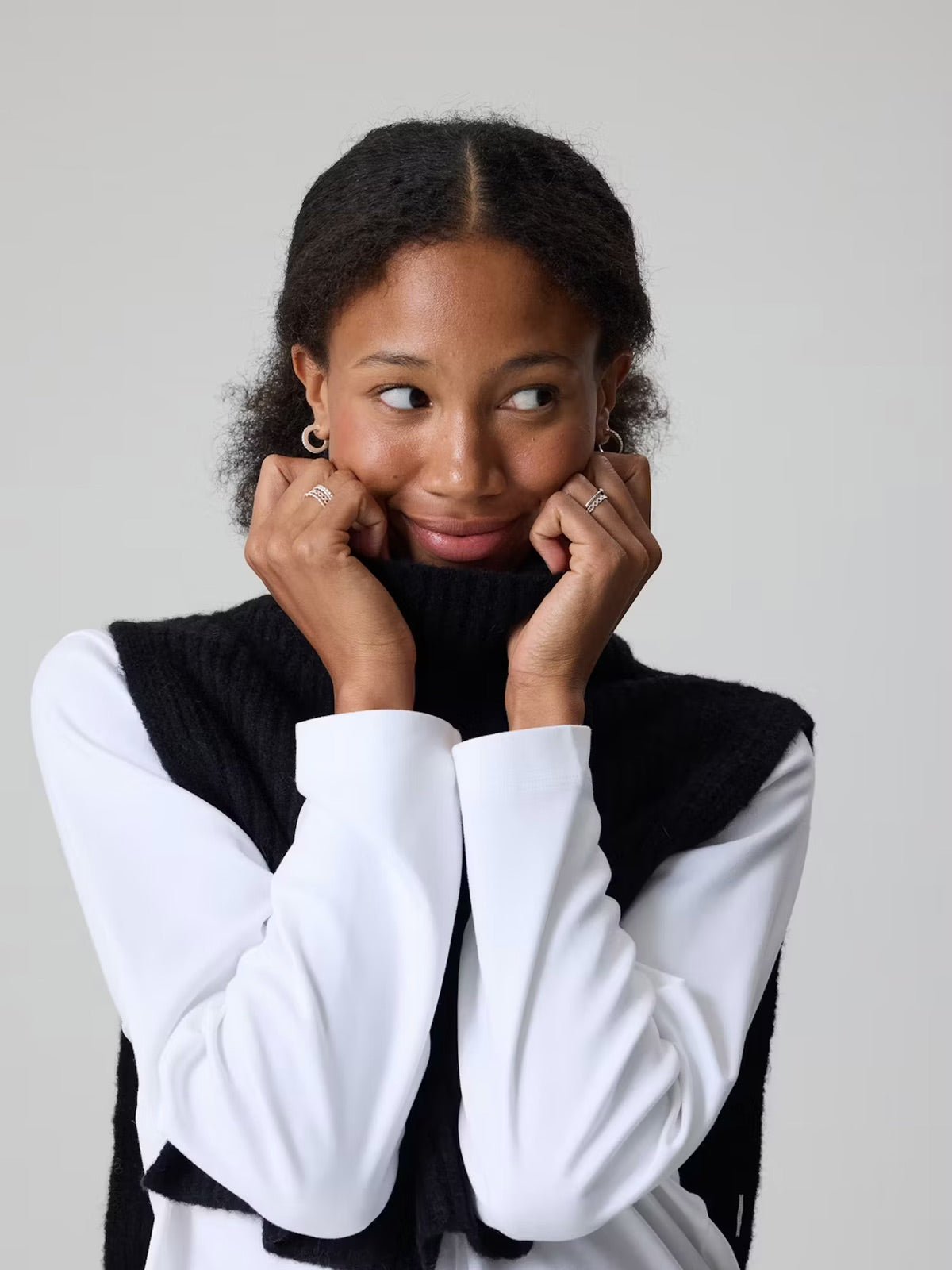 Plastron tricoté femme, col montant, fausse encolure chaude, accessoire hiver, cache - cou maille douce, style sobre et confortable, modèle Gise - Plastron - Noir