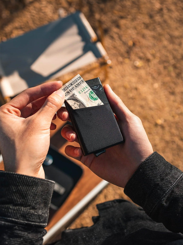 Porte - cartes en aluminium avec protection RFID, ultra - fin, à mécanisme d’éjection rapide, modèle Xylen - Porte - feuille - Noir