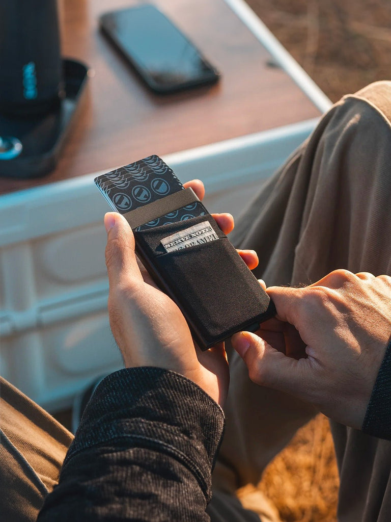 Porte - cartes en aluminium avec protection RFID, ultra - fin, à mécanisme d’éjection rapide, modèle Xylen - Porte - feuille - Noir