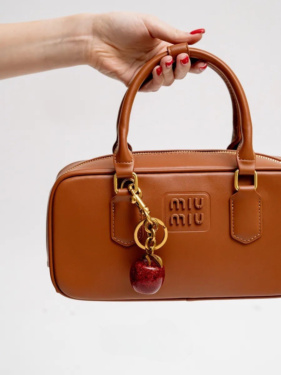 Porte - clés pomme rouge, bijou de sac, breloque brillante, accessoire tendance, pendentif sac, modèle Adèle - Rouge