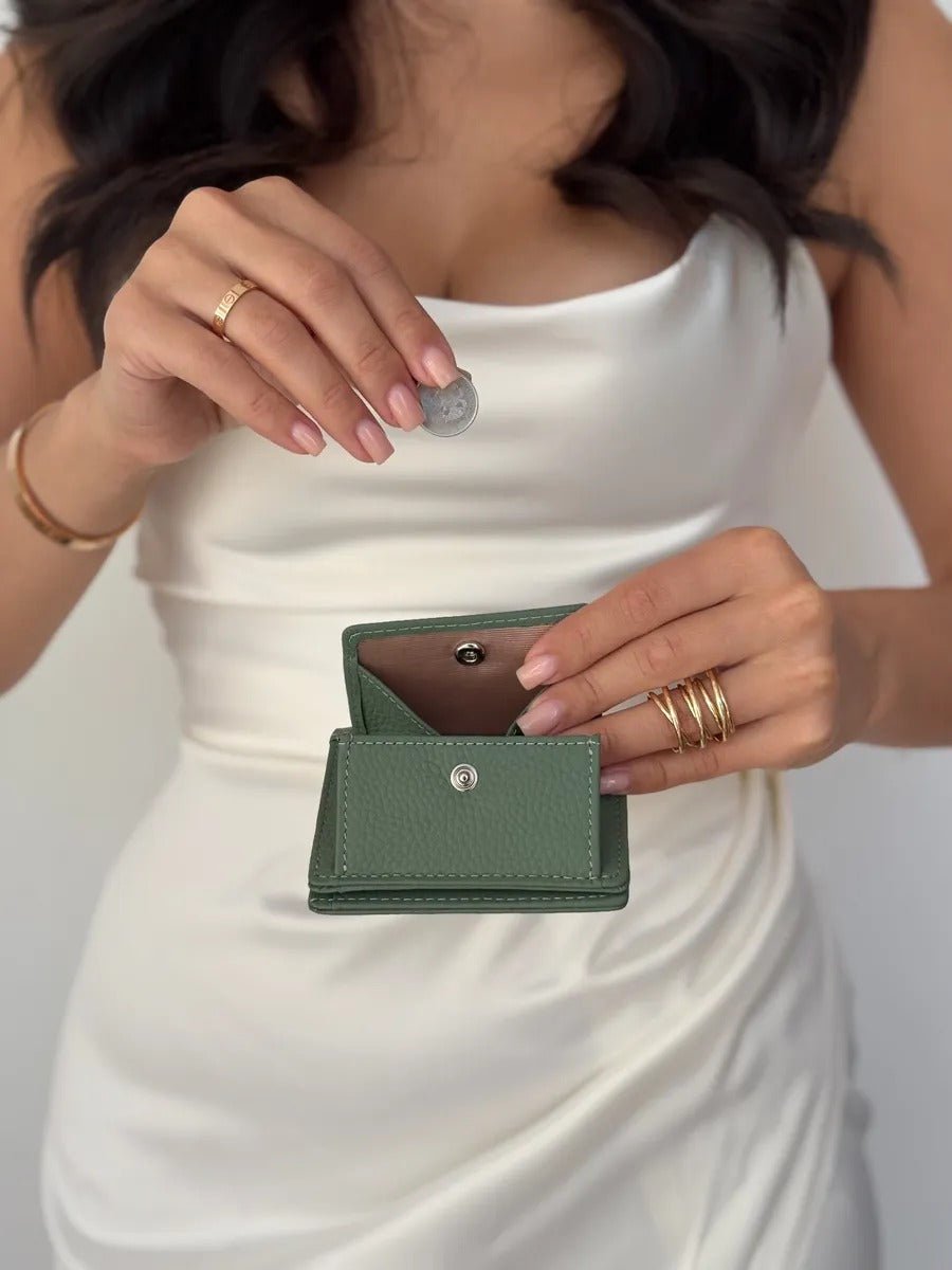 Portefeuille cuir femme compact, porte - cartes intégré, fermeture bouton pression, design pliable, anti - RFID, modèle Suzette - Porte - feuille - Vert