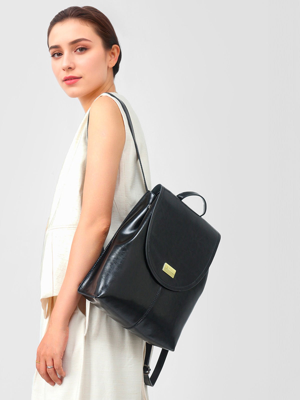 Sac à dos cuir femme, sac à dos ville, sac dos souple, sac dos fermeture magnétique, sac dos quotidien, modèle Osanne - Sac à dos - Noir