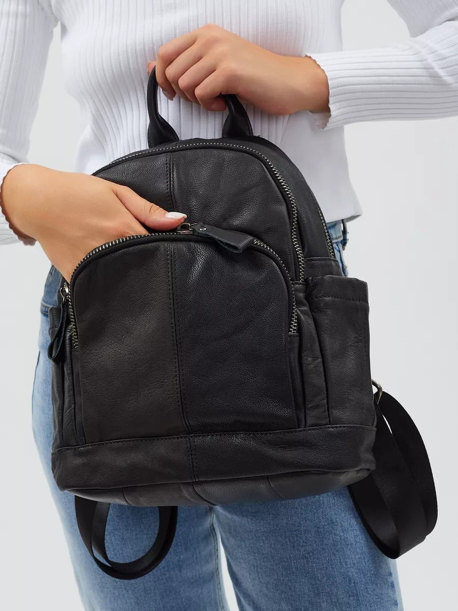 Sac à dos cuir noir femme, format compact, poches zippées, lanières réglables, design urbain, modèle Mana - Sac à dos - Noir