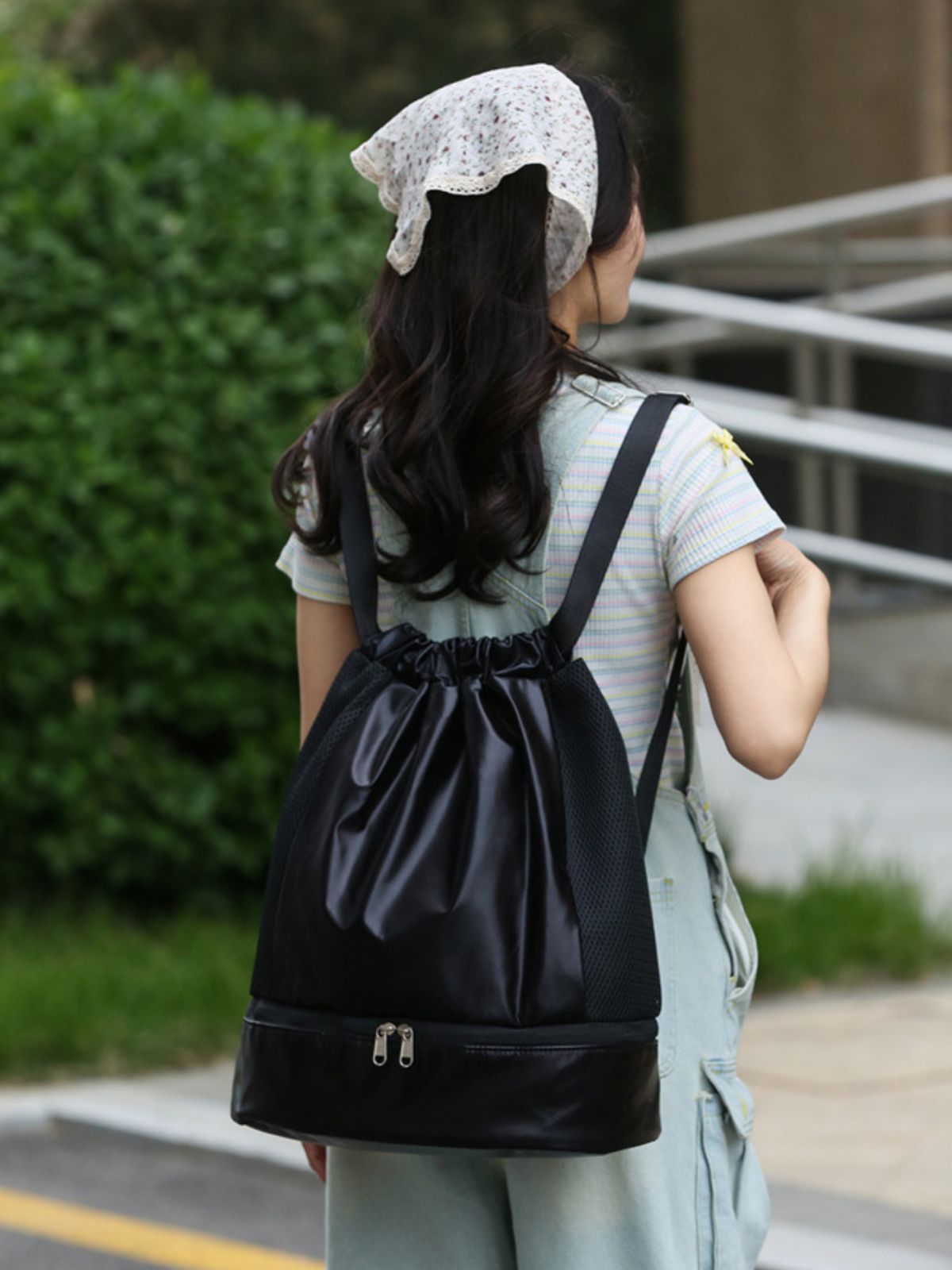 Sac à dos sport femme, grande capacité, compartiment chaussures, tissu déperlant, léger, confort optimal, modèle Blandine - Sac à dos - Noir