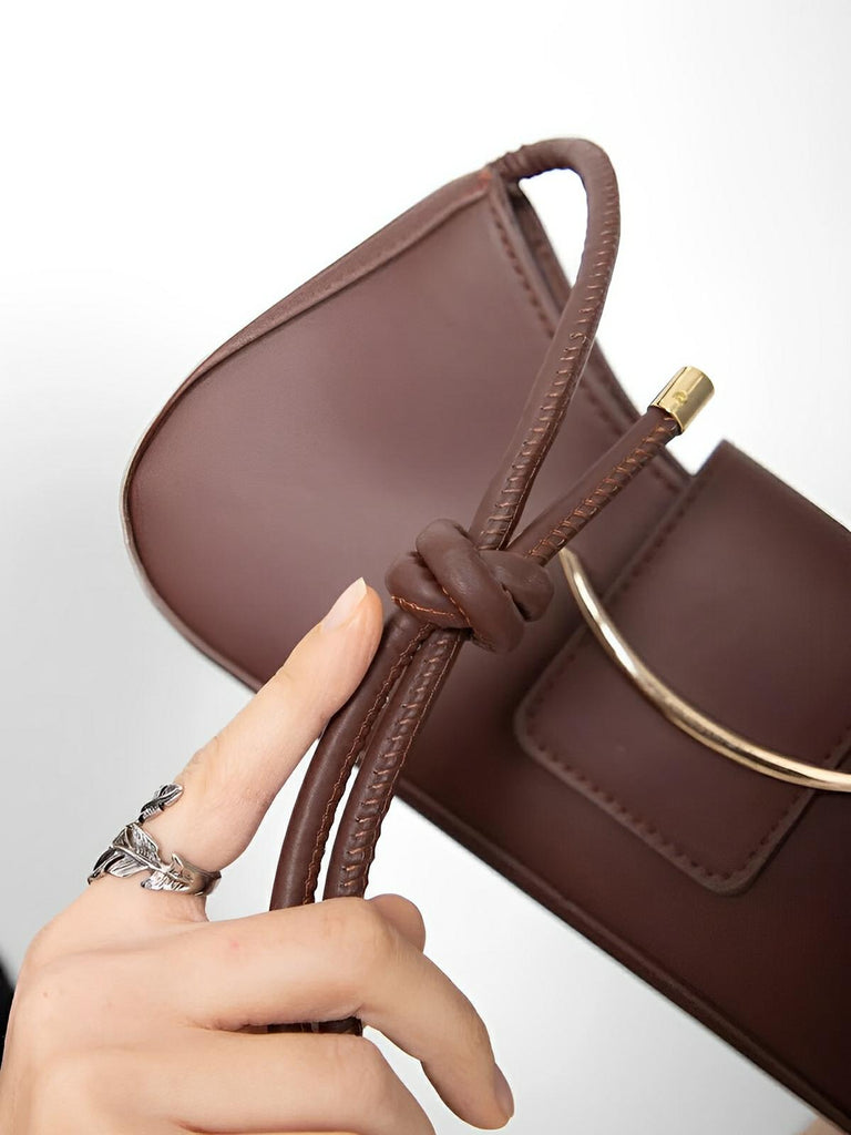 Sac à main baguette compact femme, simili vegan, bandoulière courte, imperméable, design minimaliste, modèle Bella - Sac à main - Marron