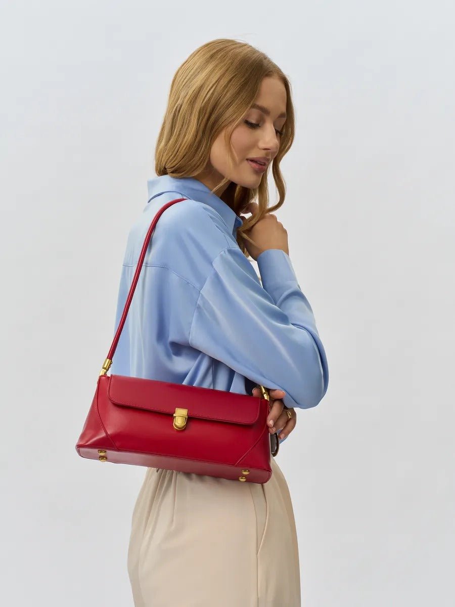 Sac à main baguette femme, sac bandoulière femme, sac épaule vintage, petit sac rigide, sac fermeture dorée, sac chic, modèle Ingrid - Sac à main - Rouge