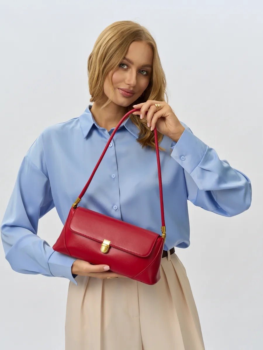 Sac à main baguette femme, sac bandoulière femme, sac épaule vintage, petit sac rigide, sac fermeture dorée, sac chic, modèle Ingrid - Sac à main - Rouge