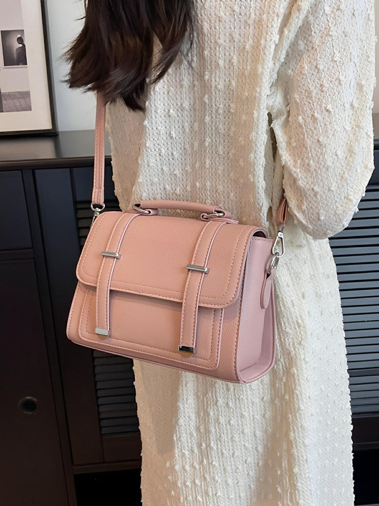 Sac à main baguette noir en simili vegan, bandoulières interchangeables, format structuré, multi - compartiments, élégant et pratique, modèle Katia - Sac à main - Rose