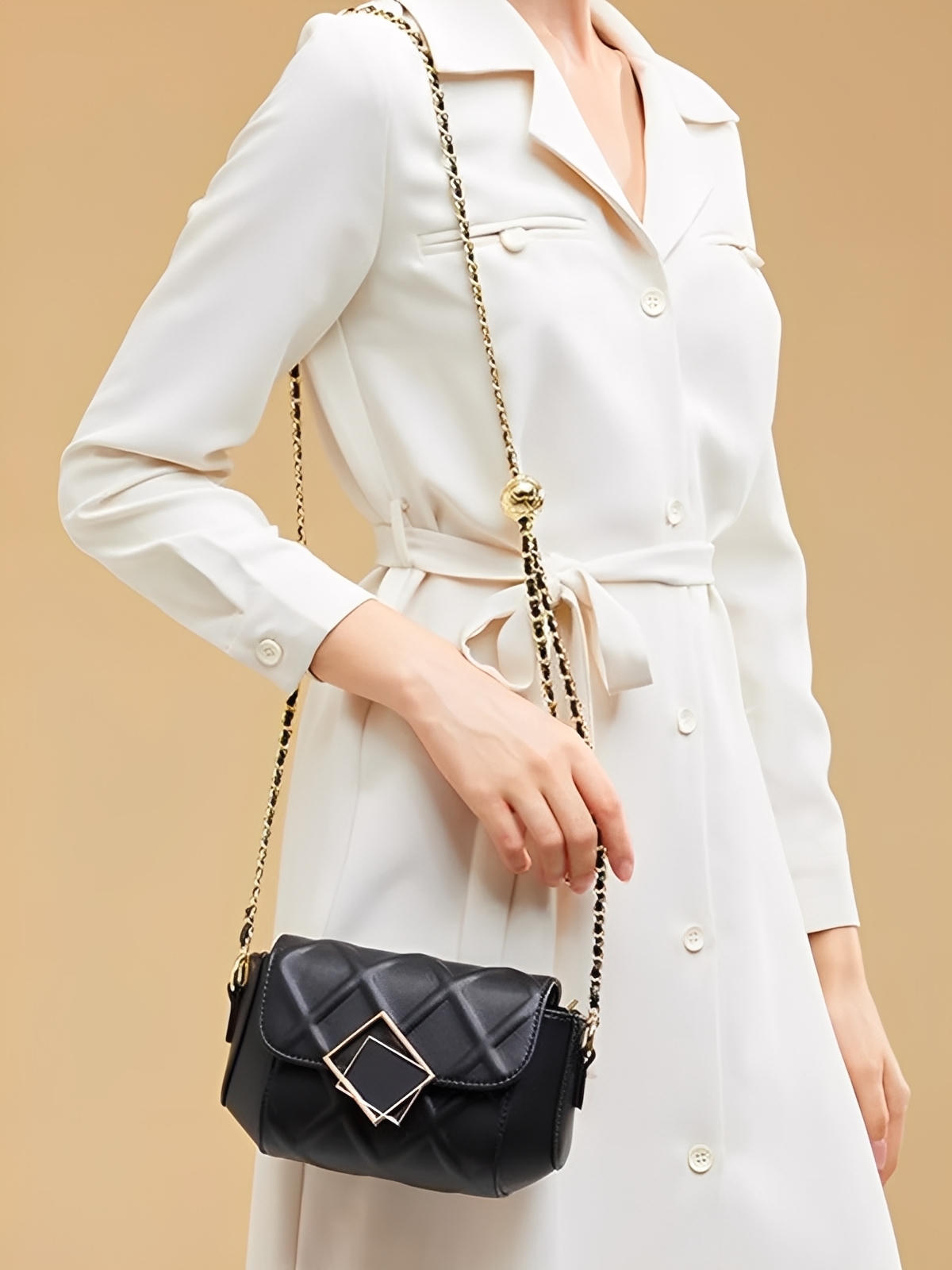 Sac à main bandoulière en cuir, chaîne dorée réglable, design géométrique, matelassé chic, sac femme noir ou blanc, modèle Junie - Sac à main - Noir