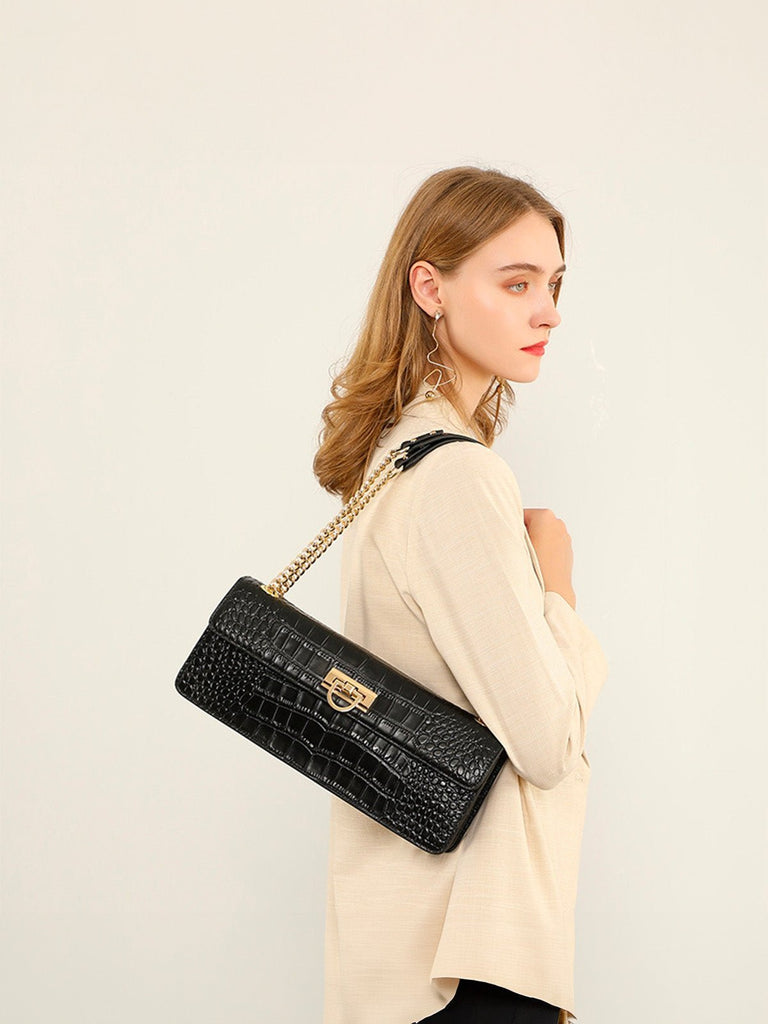 Sac à main bandoulière femme, effet croco, chaîne dorée, format rectangulaire, style chic, sac rabat, modèle Savine - Sac à main - Noir