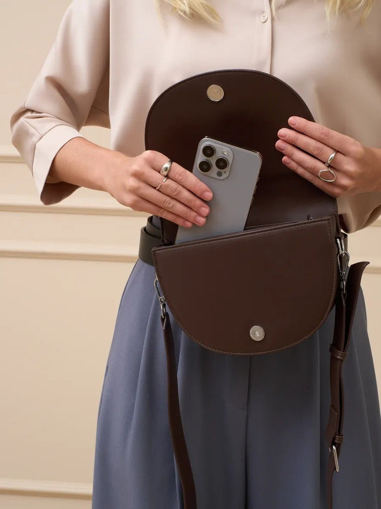 Sac à main bandoulière femme, sac demi - lune, sac PU, sac minimaliste, petit sac épaule, modèle Coloma - Sac à main - Marron