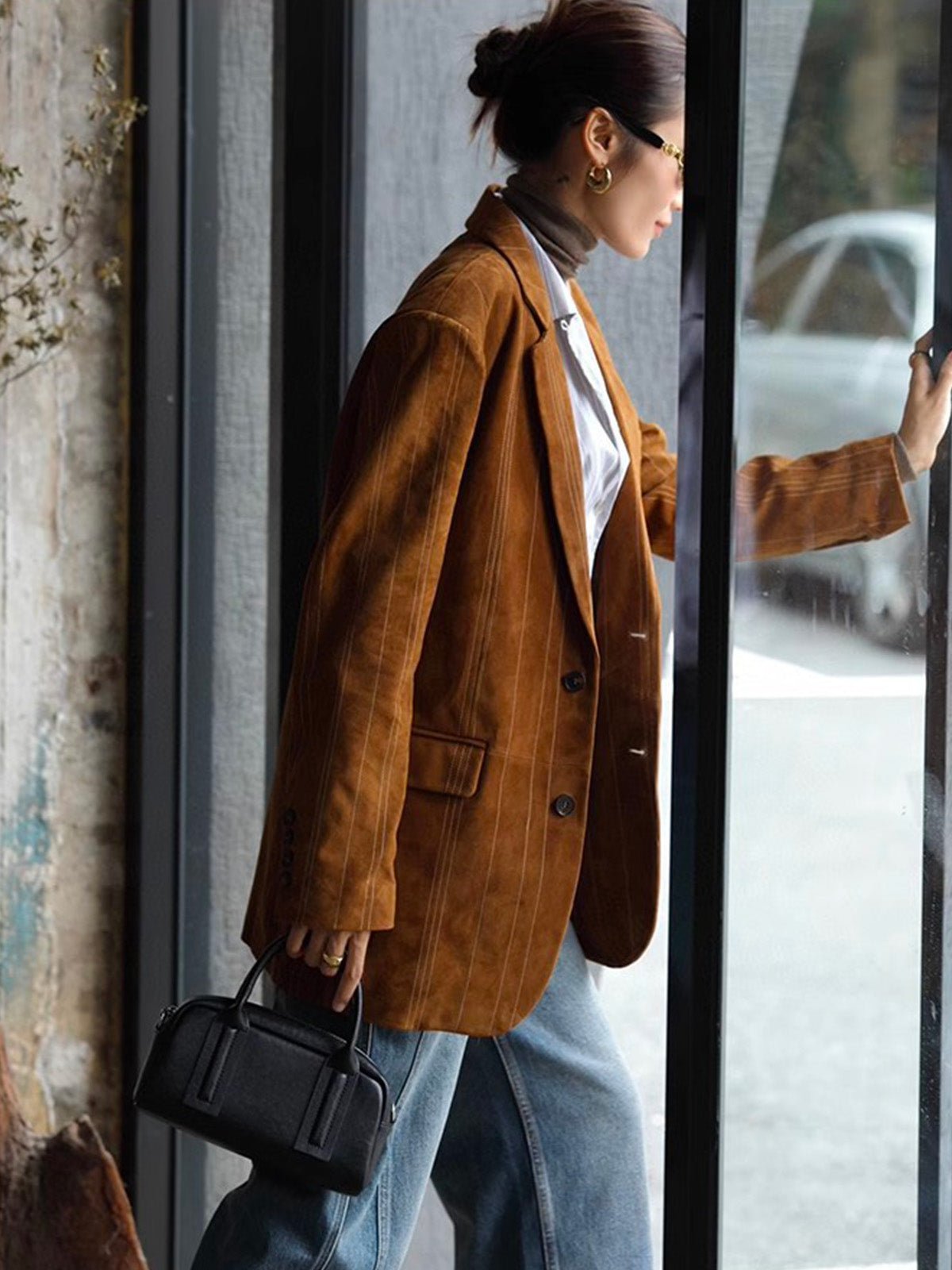 Sac à main Boston cuir, porté main, bandoulière amovible, look rétro chic, format compact, mini sac, modèle Clotilda - Sac à main - Noir