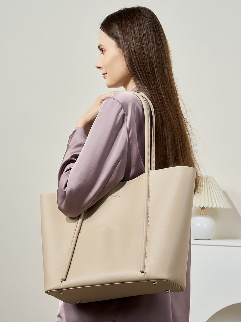 Sac à main cabas en cuir, grand format, porté épaule, compartiment zippé, souple et structuré, sac école et quotidien, modèle Cédale - Sac à main - Beige