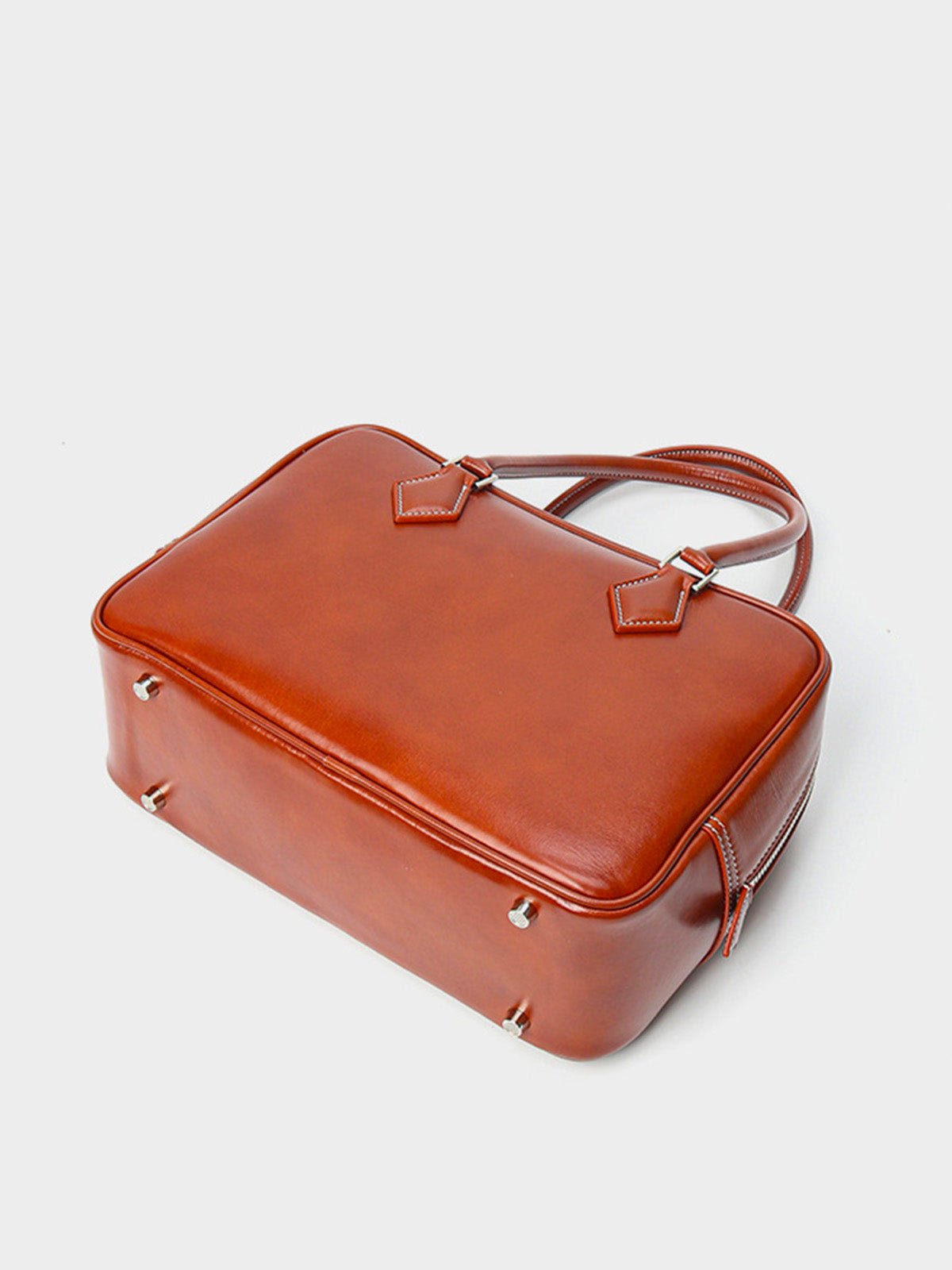Sac à main cuir rigide femme, sac boston petite taille, sac bandoulière forme boxy, sac carré tendance, sac porté main chic, modèle Aure - Sac à main - Cognac