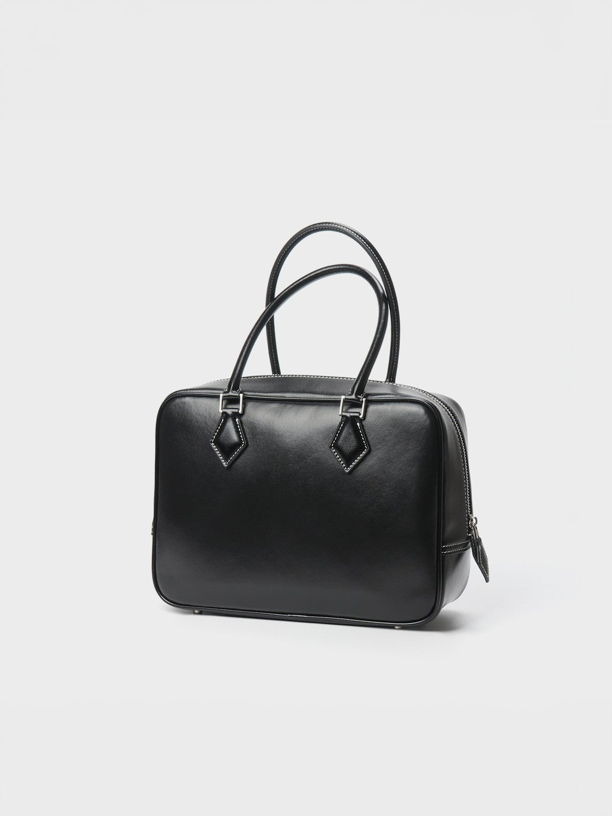 Sac à main cuir rigide femme, sac boston petite taille, sac bandoulière forme boxy, sac carré tendance, sac porté main chic, modèle Aure - Sac à main - Noir