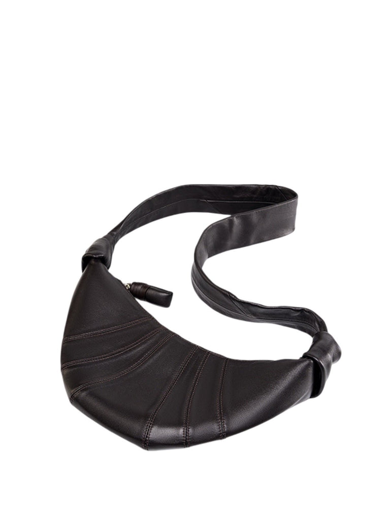 Sac à main en cuir de mouton noir, forme croissant, porté épaule, design structuré, zip sécurisé, y2k, modèle Yuka - Sac à main - Café M