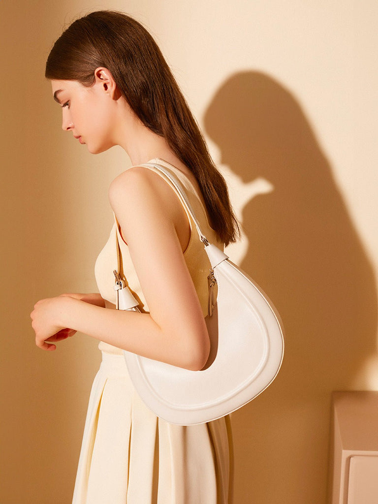 Sac à main en cuir de vache, bandoulière réglable, forme demi - lune, fermeture zippée, sac épaule femme, modèle Dilabe - Sac à main - Blanc