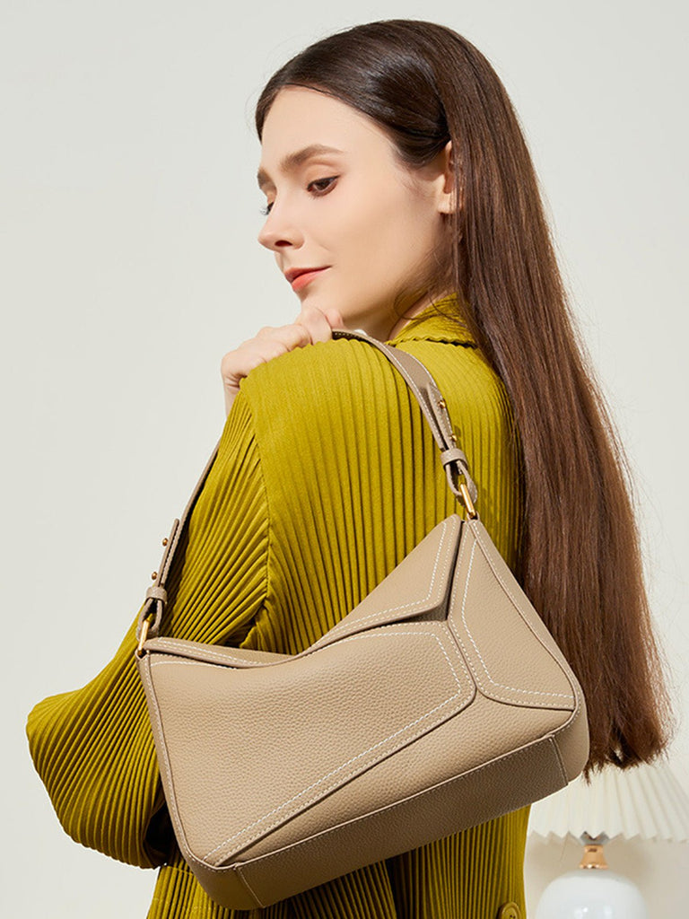 Sac à main en cuir femme, sac porté épaule, sac porté main, idéal pour le quotidien, sac à rabat chic, sac de ville spacieux, modèle Bérisse - Sac à main - Beige