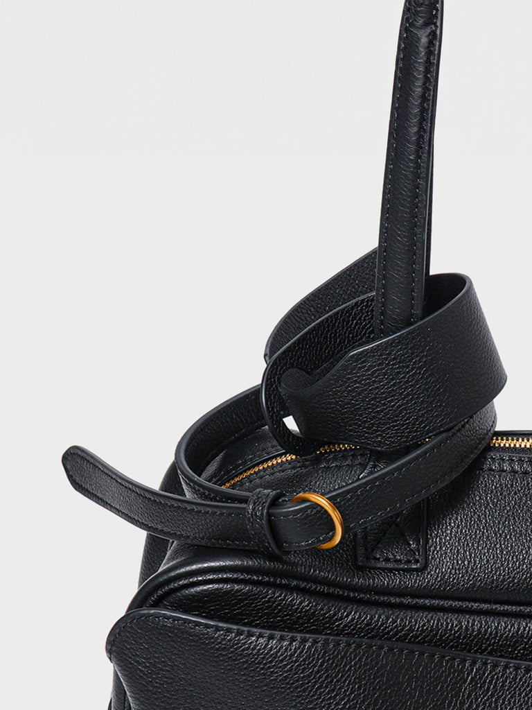 Sac à main en cuir grainé, bandoulière réglable, grand compartiment, format rectangulaire, style épuré, modèle Digne - Sac à main - Noir