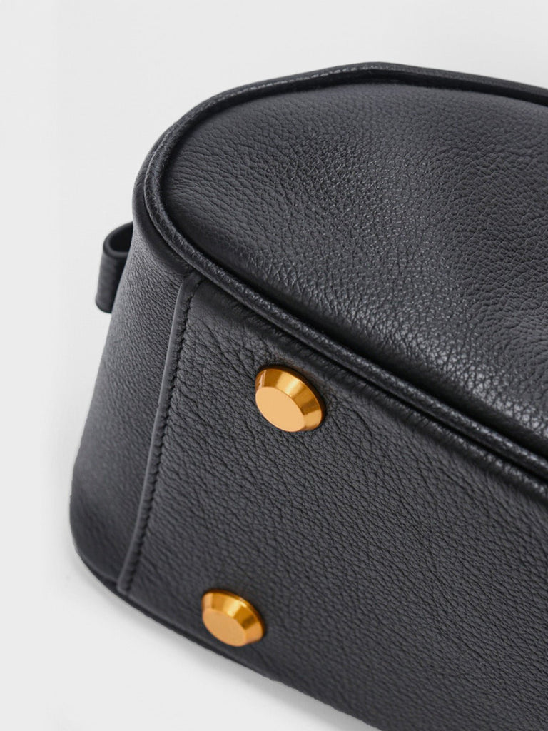 Sac à main en cuir grainé, bandoulière réglable, grand compartiment, format rectangulaire, style épuré, modèle Digne - Sac à main - Noir