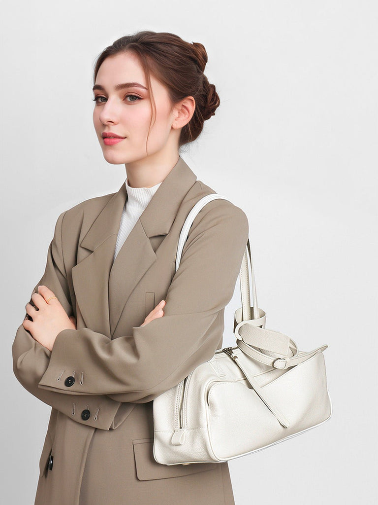 Sac à main en cuir grainé, bandoulière réglable, grand compartiment, format rectangulaire, style épuré, modèle Digne - Sac à main - Blanc
