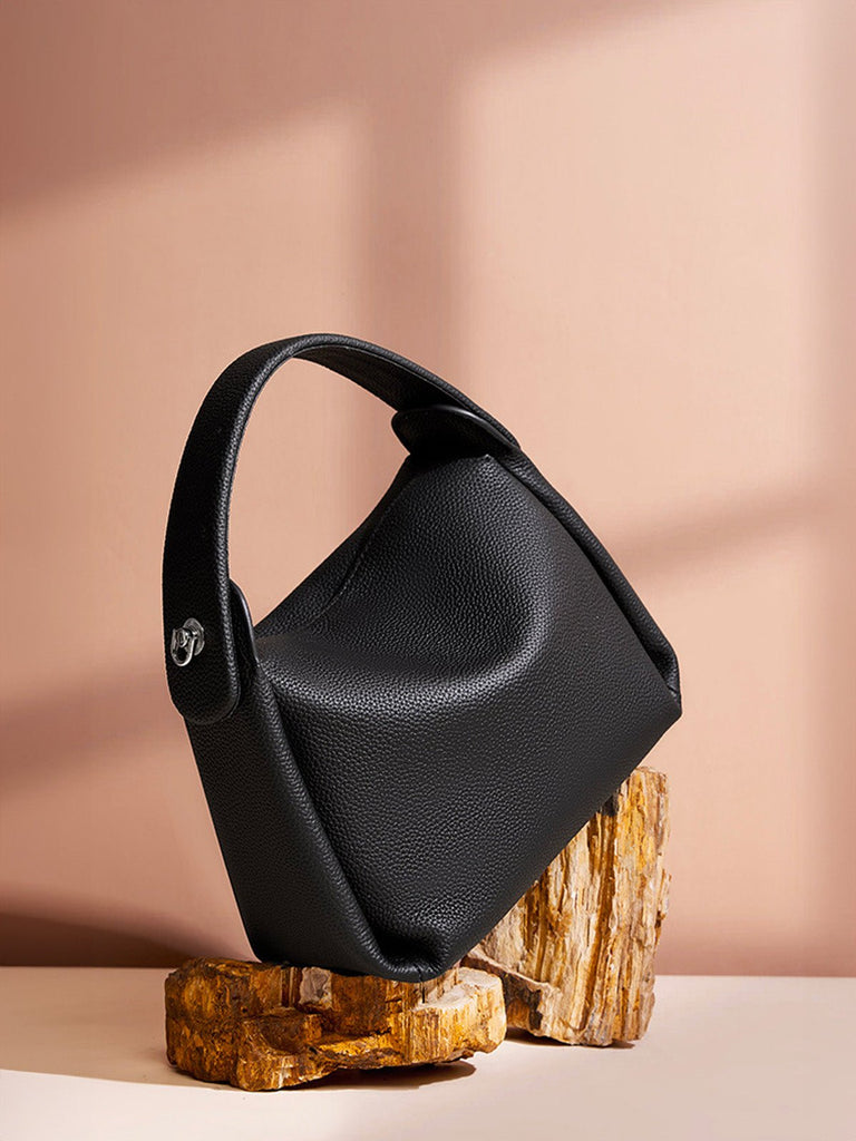 Sac à main en cuir souple femme, sac bandoulière cuir grainé, sac à main moyen format, look moderne et original, modèle Kéfrine - Sac à main - Noir