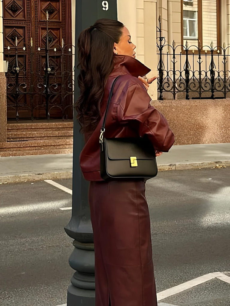 Sac à main en simili vegan, design rétro, fermeture métallique, porté épaule, élégant et pratique, modèle Carine - Sac à main - Noir