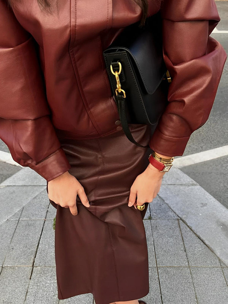 Sac à main en simili vegan, design rétro, fermeture métallique, porté épaule, élégant et pratique, modèle Carine - Sac à main - Noir