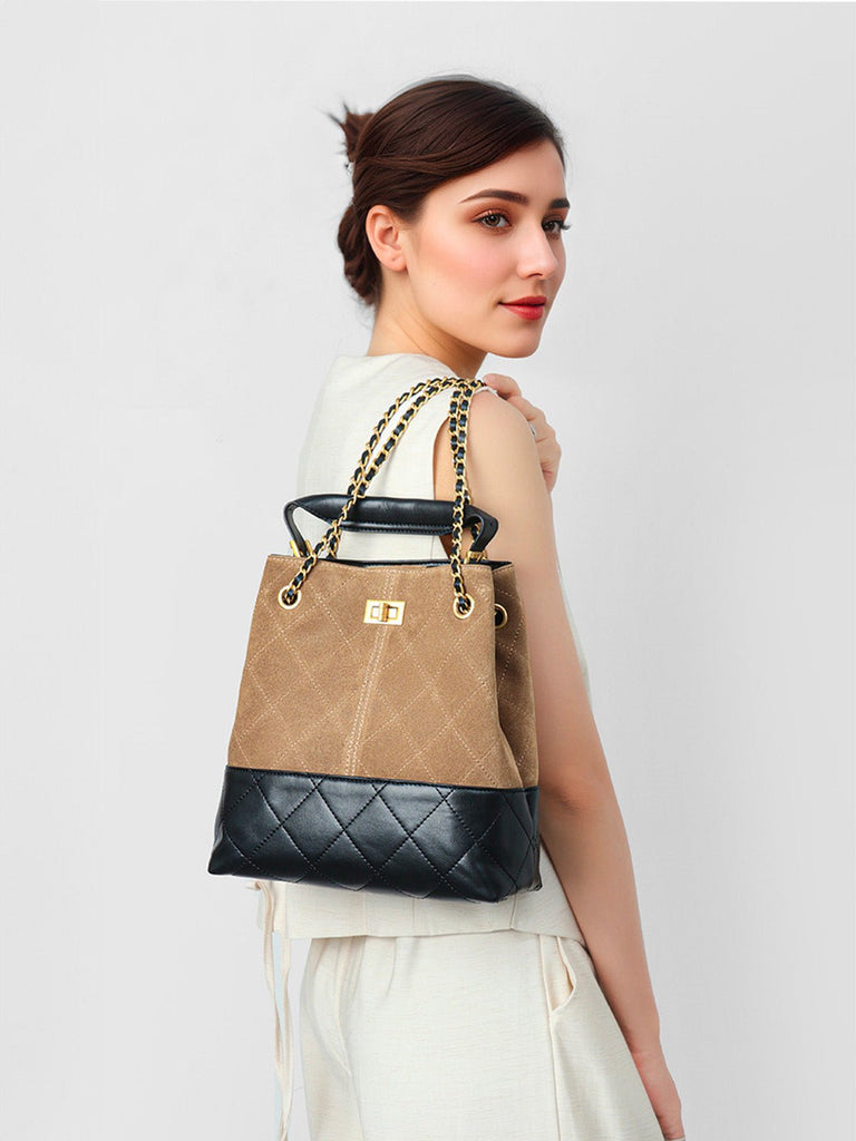 Sac à main femme cuir suédé, style luxe, chaîne dorée, forme seau, anse réglable, incontournable, modèle Ombeline - Sac à main - Marron