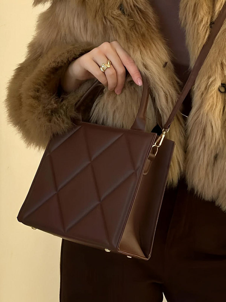 Sac à main femme, design matelassé, porté main et bandoulière, simili vegan, compact et moderne, modèle Hanna - Sac à main - Marron