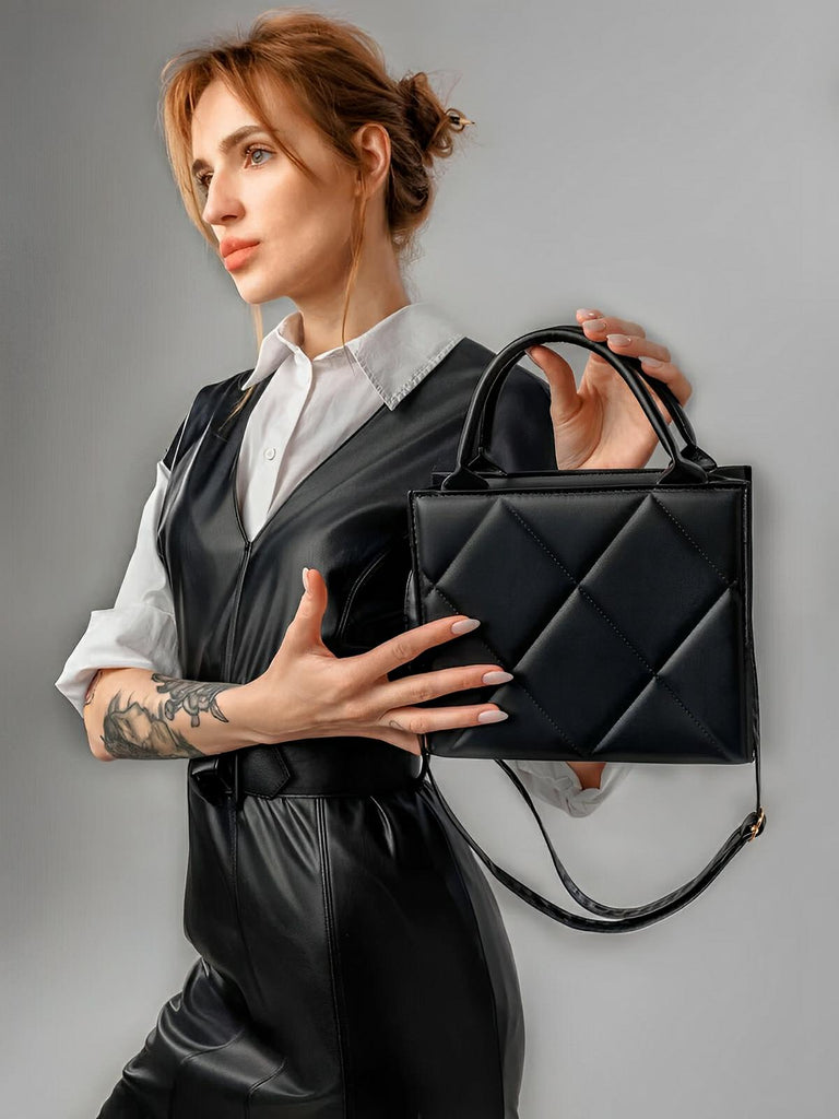 Sac à main femme, design matelassé, porté main et bandoulière, simili vegan, compact et moderne, modèle Hanna - Sac à main - Noir