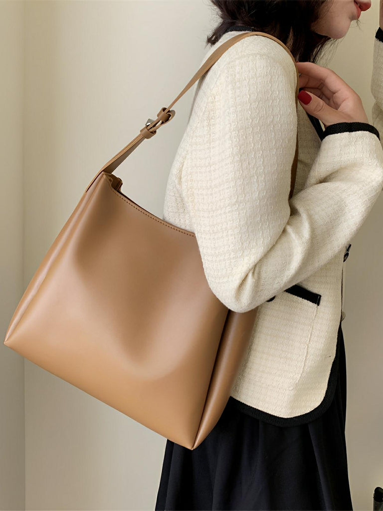 Sac à main femme grand format, cabas simili vegan, fermeture éclair et bouton magnétique, avec pochette incluse, modèle Fanny - Sac à main - Beige