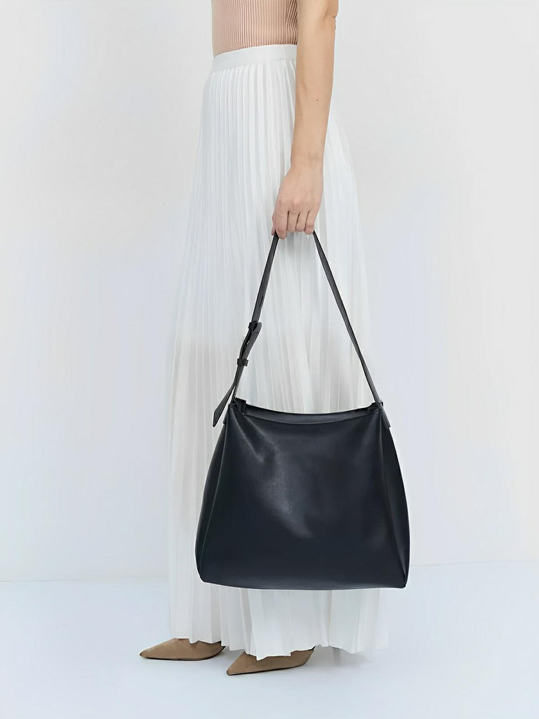 Sac à main femme grand format, cabas simili vegan, fermeture éclair et bouton magnétique, avec pochette incluse, modèle Fanny - Sac à main - Noir