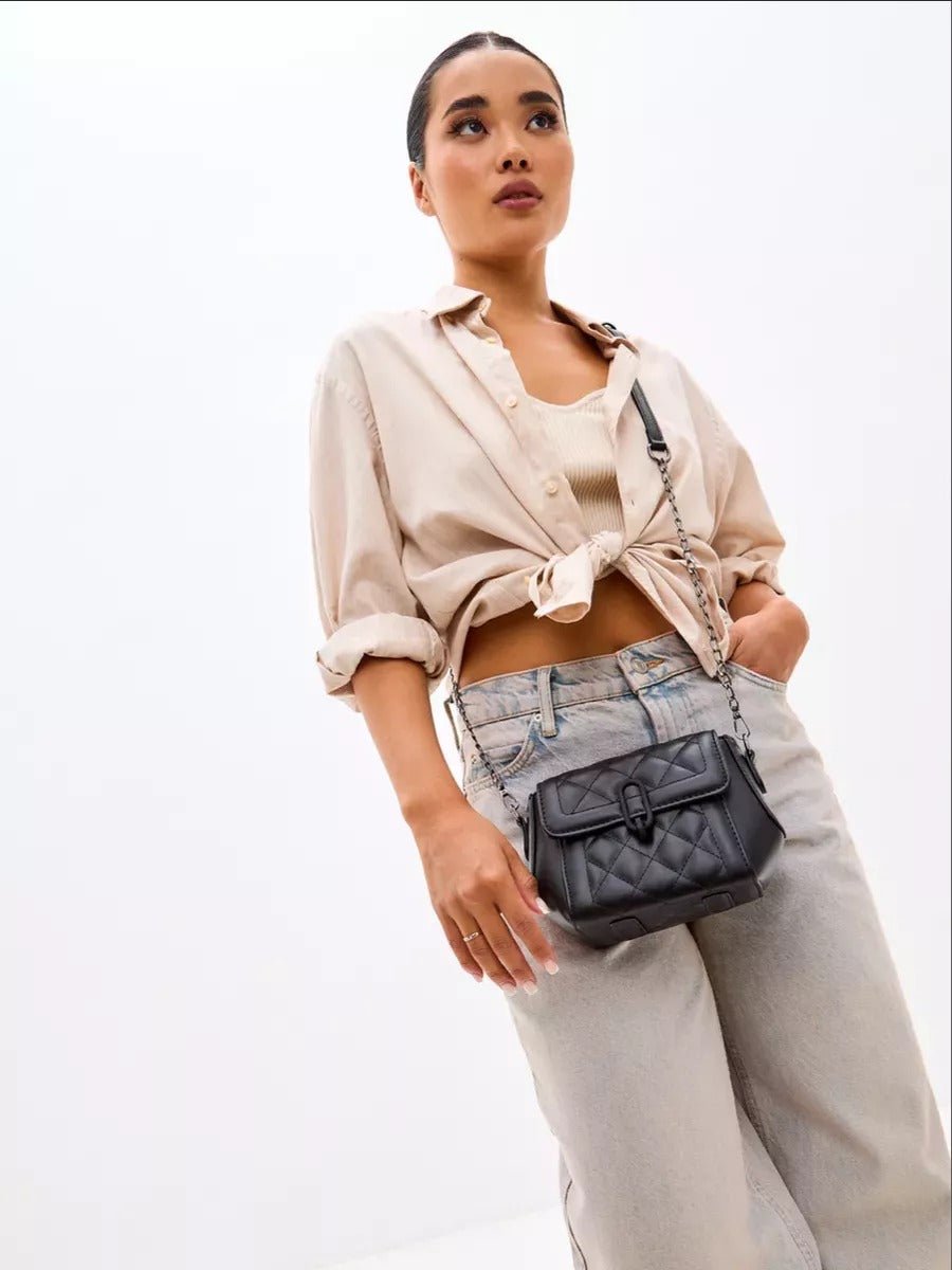 Sac à main matelassé femme, chaîne métal, porté épaule, simili vegan, style tendance, fermeture sécurisée, modèle Lucresse - Sac à main - Noir