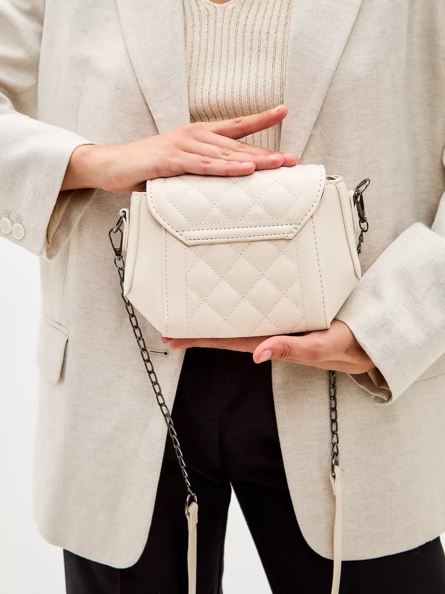 Sac à main matelassé femme, chaîne métal, porté épaule, simili vegan, style tendance, fermeture sécurisée, modèle Lucresse - Sac à main - Blanc