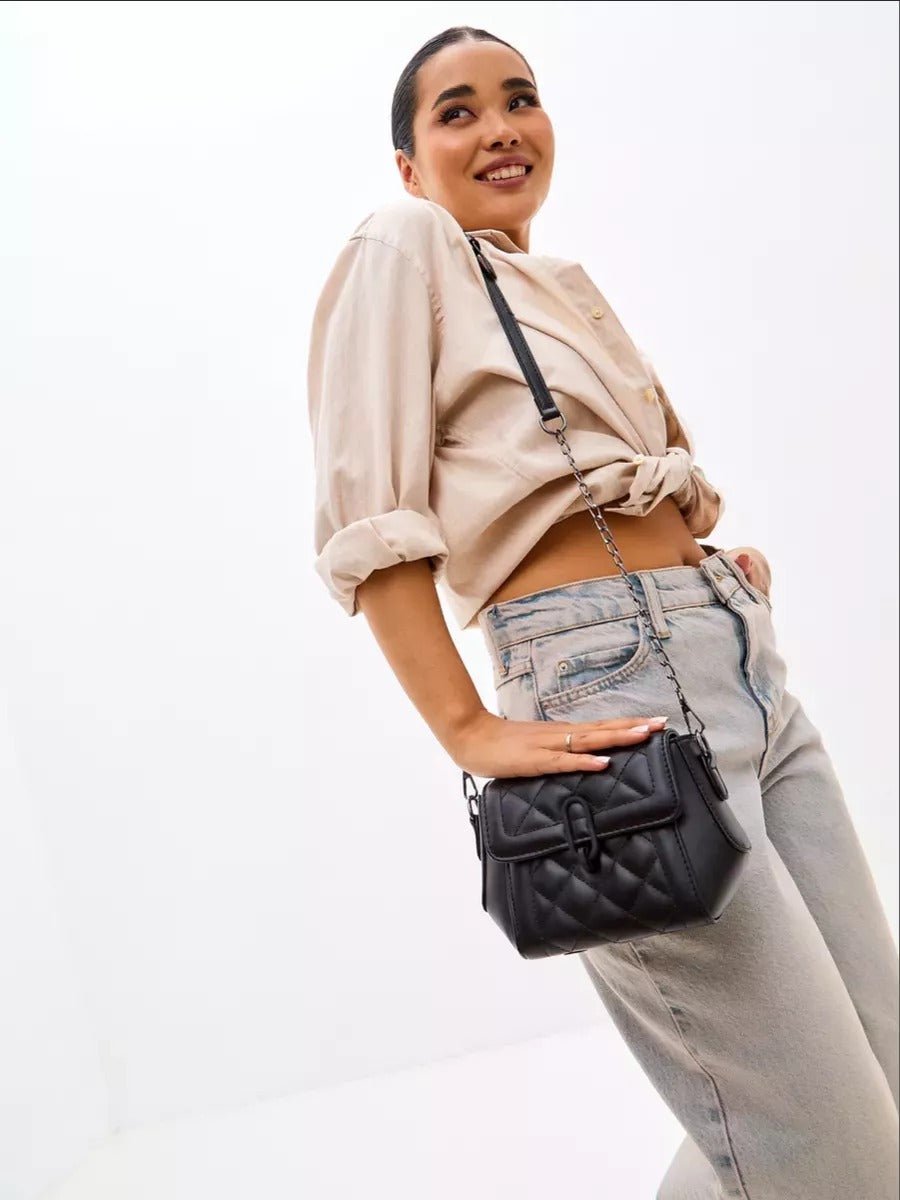 Sac à main matelassé femme, chaîne métal, porté épaule, simili vegan, style tendance, fermeture sécurisée, modèle Lucresse - Sac à main - Noir