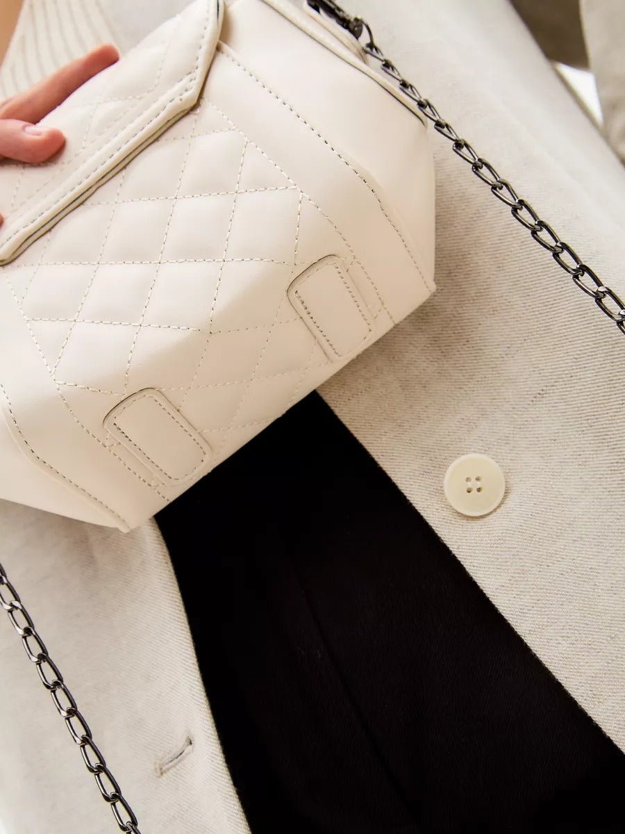 Sac à main matelassé femme, chaîne métal, porté épaule, simili vegan, style tendance, fermeture sécurisée, modèle Lucresse - Sac à main - Blanc