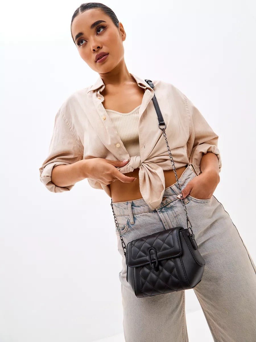 Sac à main matelassé femme, chaîne métal, porté épaule, simili vegan, style tendance, fermeture sécurisée, modèle Lucresse - Sac à main - Noir