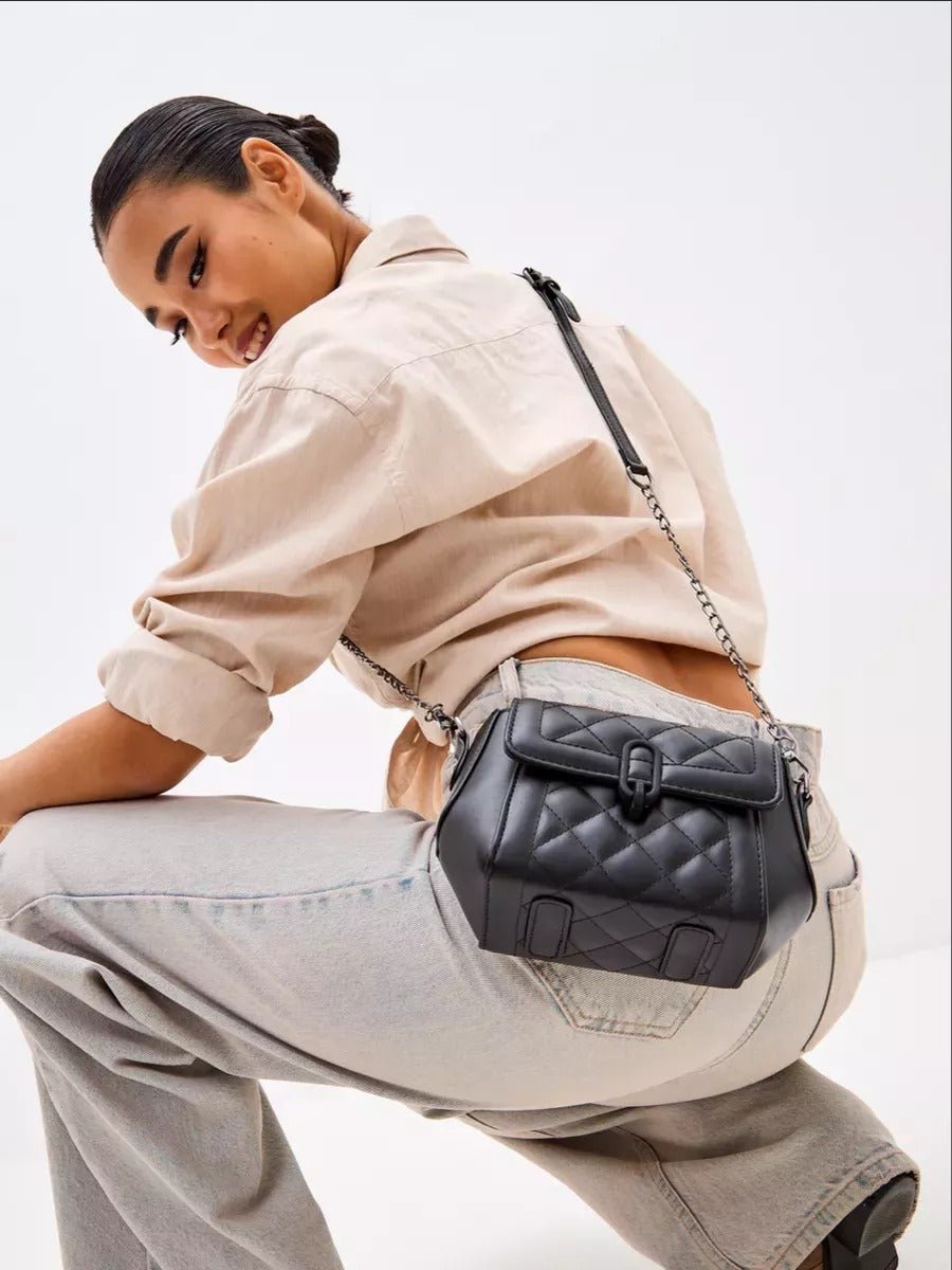 Sac à main matelassé femme, chaîne métal, porté épaule, simili vegan, style tendance, fermeture sécurisée, modèle Lucresse - Sac à main - Noir