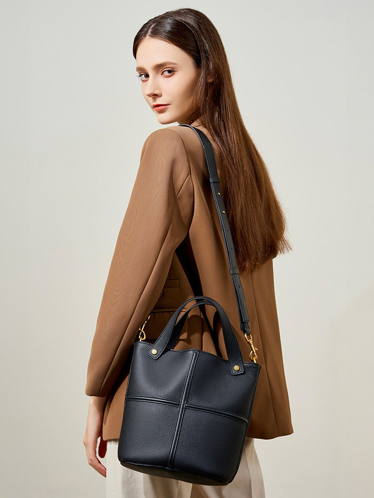 Sac à main souple en cuir femme, sac seau moyen format, sac bandoulière amovible, sac chic et tendance, modèle Aroune - Sac à main - Noir