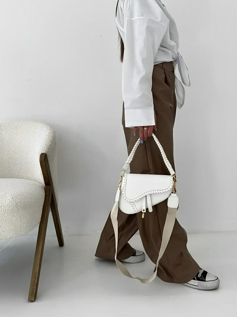 Sac à main tendance, design minimaliste, simili vegan synthétique, format compact, fermeture magnétique, modèle Fabienne - Sac à main - Blanc