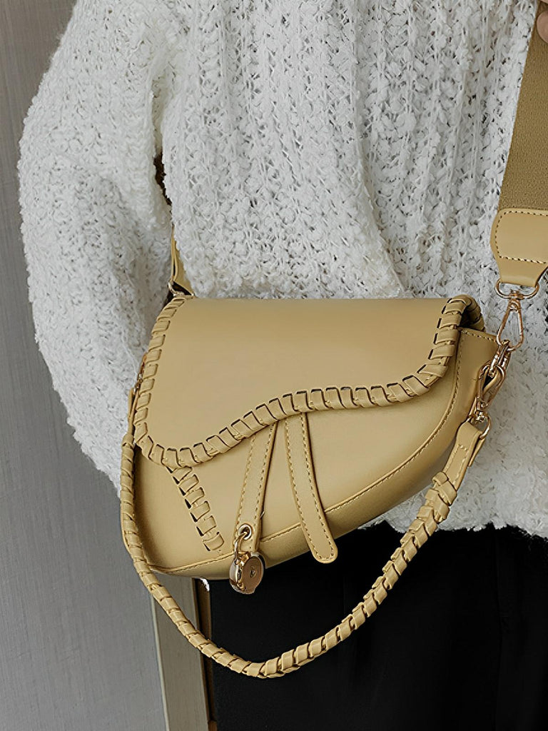 Sac à main tendance, design minimaliste, simili vegan synthétique, format compact, fermeture magnétique, modèle Fabienne - Sac à main - Jaune