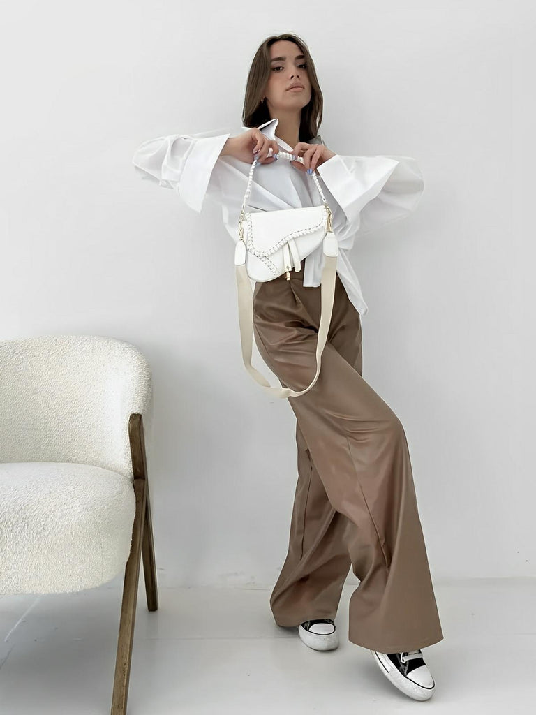 Sac à main tendance, design minimaliste, simili vegan synthétique, format compact, fermeture magnétique, modèle Fabienne - Sac à main - Blanc