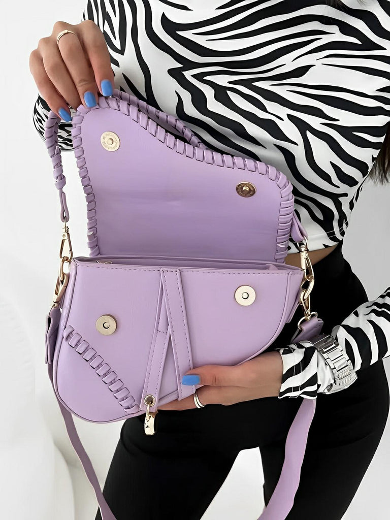 Sac à main tendance, design minimaliste, simili vegan synthétique, format compact, fermeture magnétique, modèle Fabienne - Sac à main - Violet
