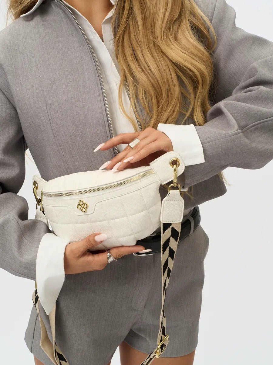 Sac banane femme, sacoche épaule, cuir vegan matelassé, anse réglable, fermeture zippée, style géométrique, modèle Elmire - Sacoche - Blanc